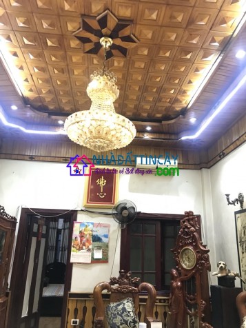 Bán nhà mặt phố Nguyễn Văn Cừ, LB dt 115m hướng ĐN giá 23ty