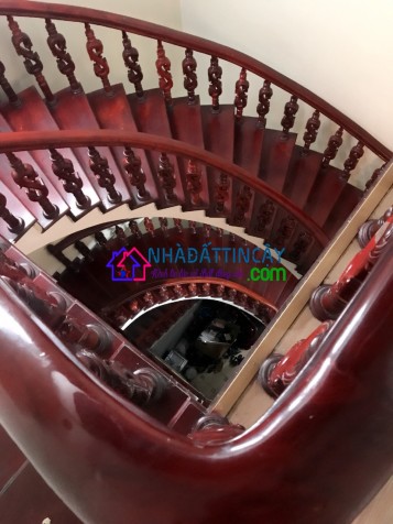 Bán nhà mặt phố Nguyễn Văn Cừ, LB dt 115m hướng ĐN giá 23ty